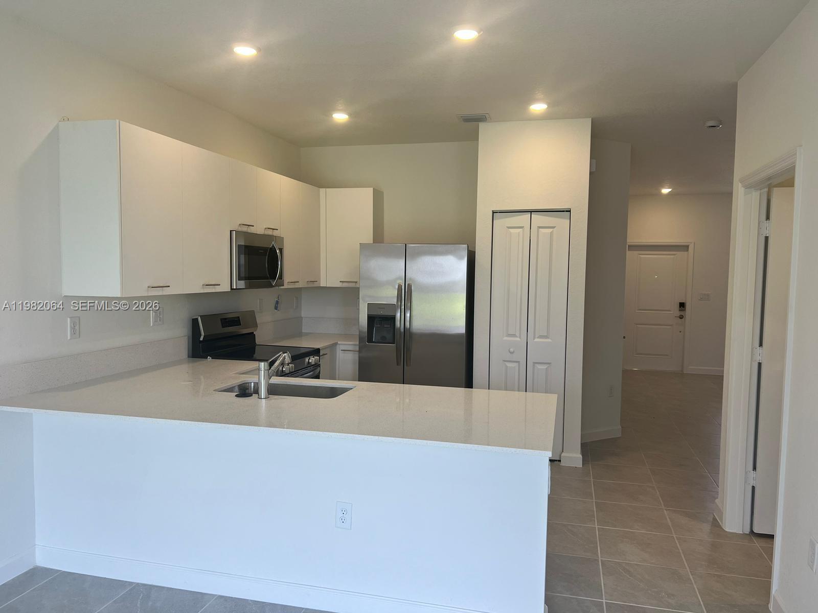 GOLF PARK SEC 1 - Residential Lease