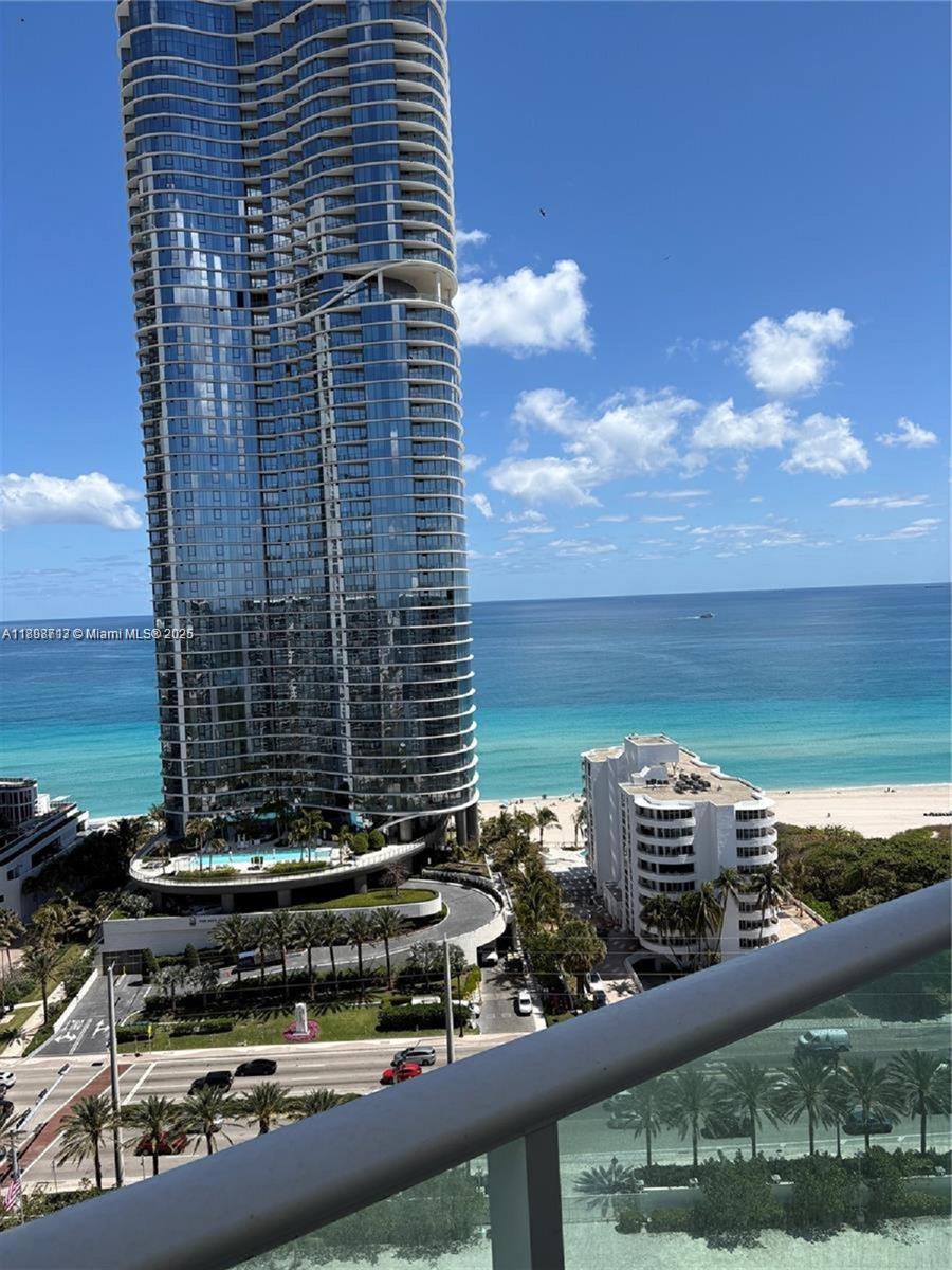 100 Bayview Dr PH11