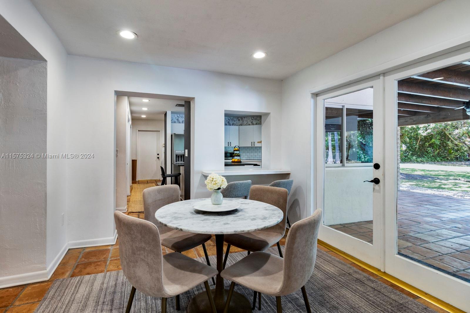 PINE ACRES ESTS - Residential Lease