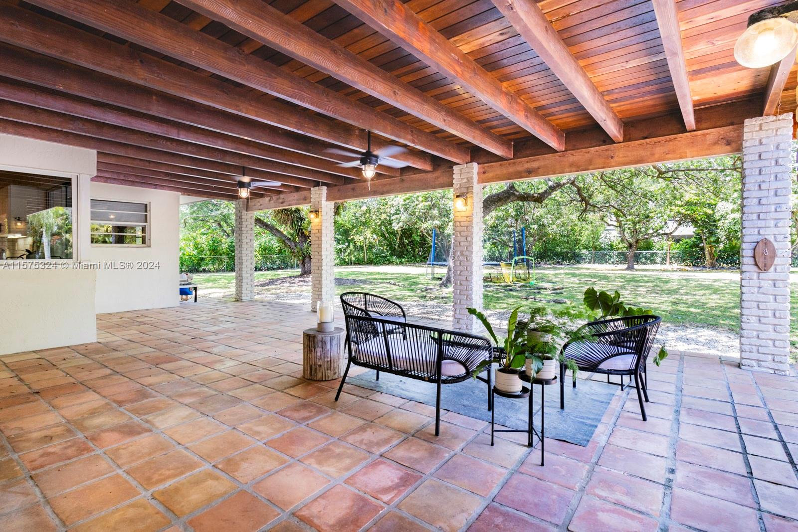 PINE ACRES ESTS - Residential Lease