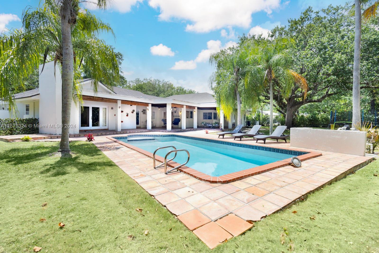 PINE ACRES ESTS - Residential Lease