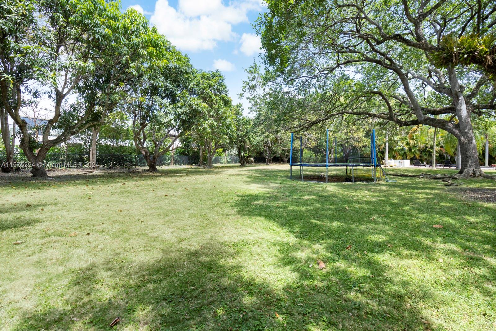 PINE ACRES ESTS - Residential Lease