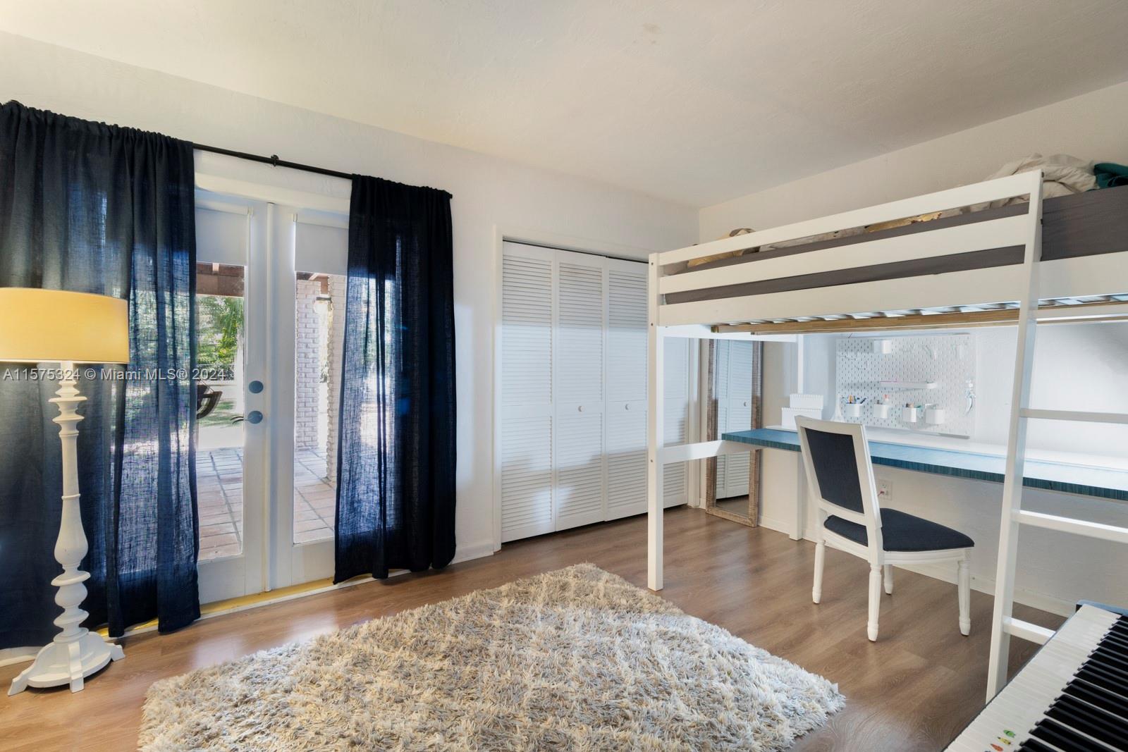 PINE ACRES ESTS - Residential Lease