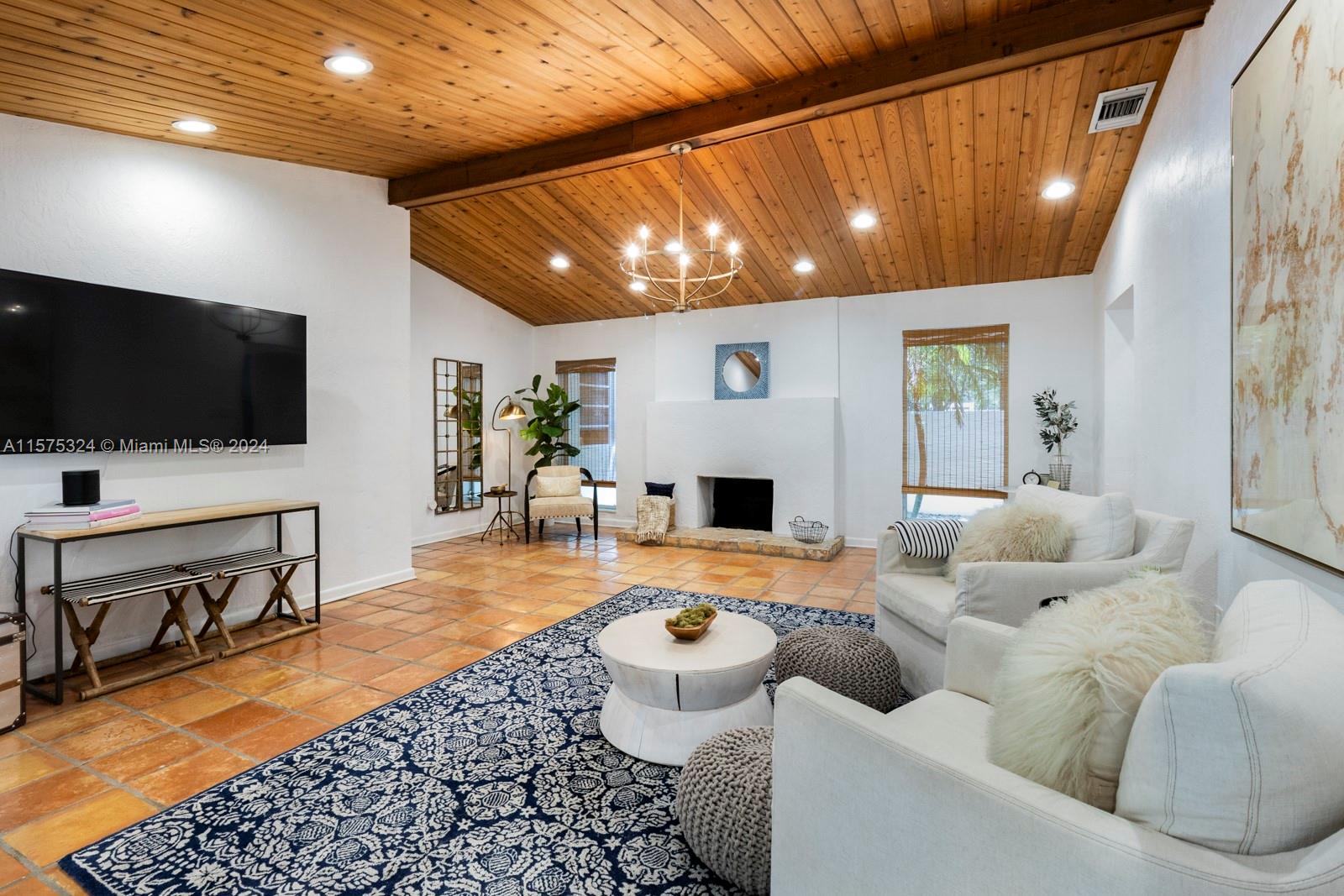 PINE ACRES ESTS - Residential Lease