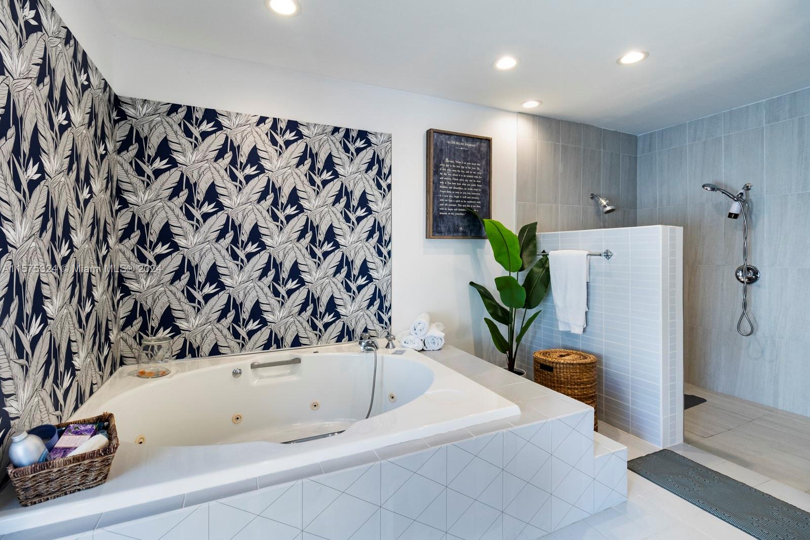 PINE ACRES ESTS - Residential Lease