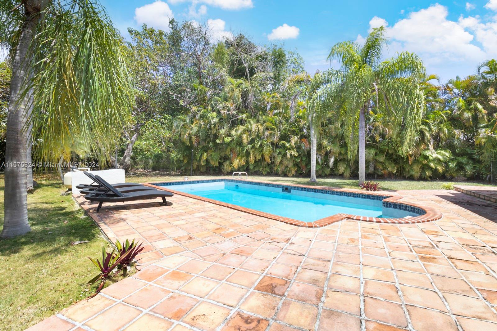 PINE ACRES ESTS - Residential Lease