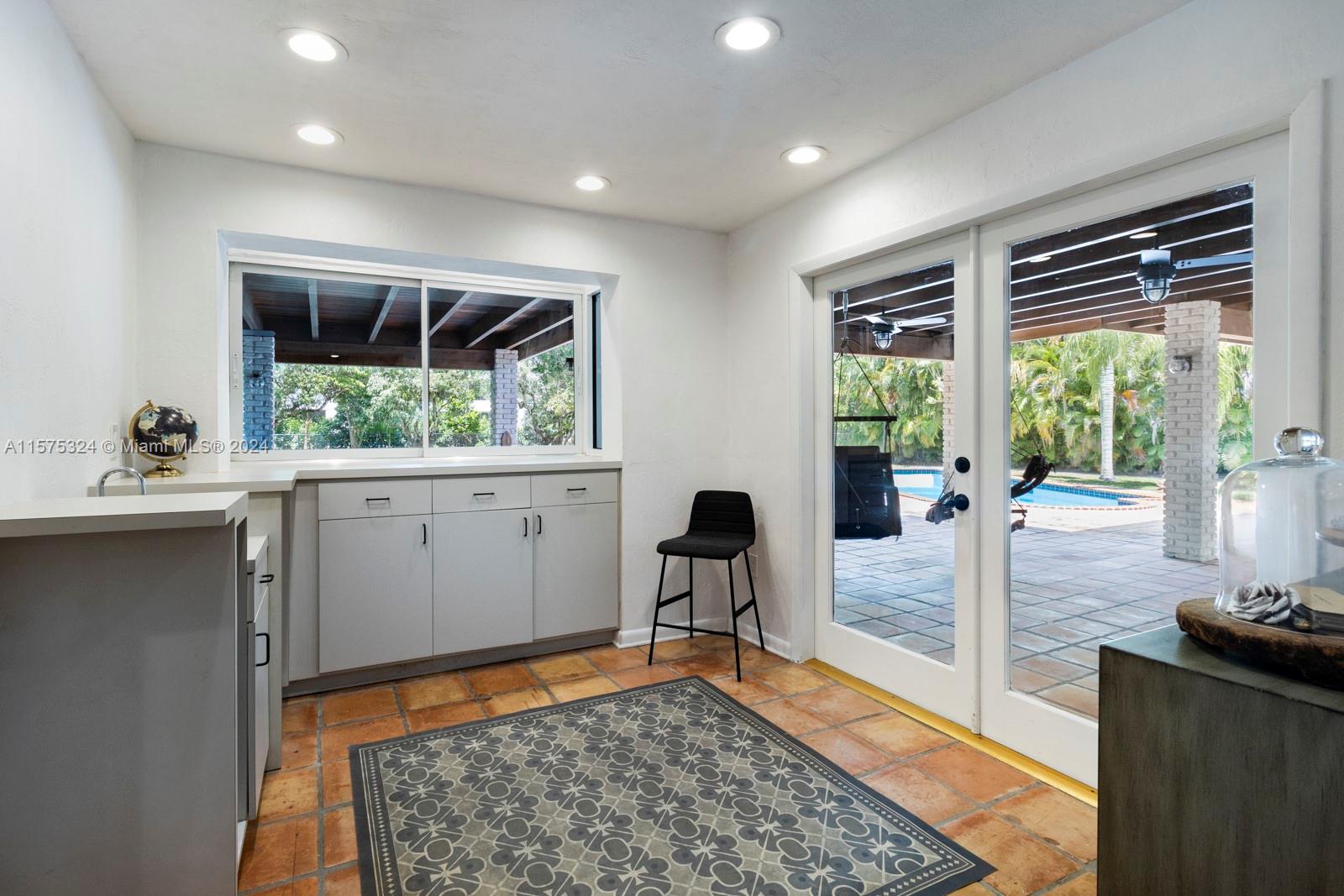 PINE ACRES ESTS - Residential Lease