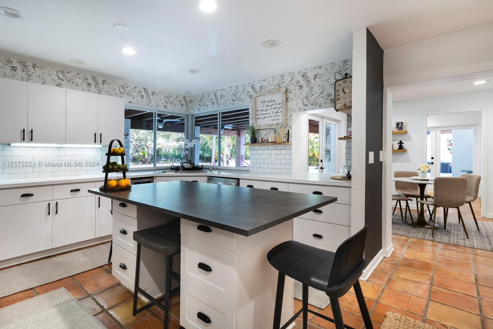 PINE ACRES ESTS - Residential Lease