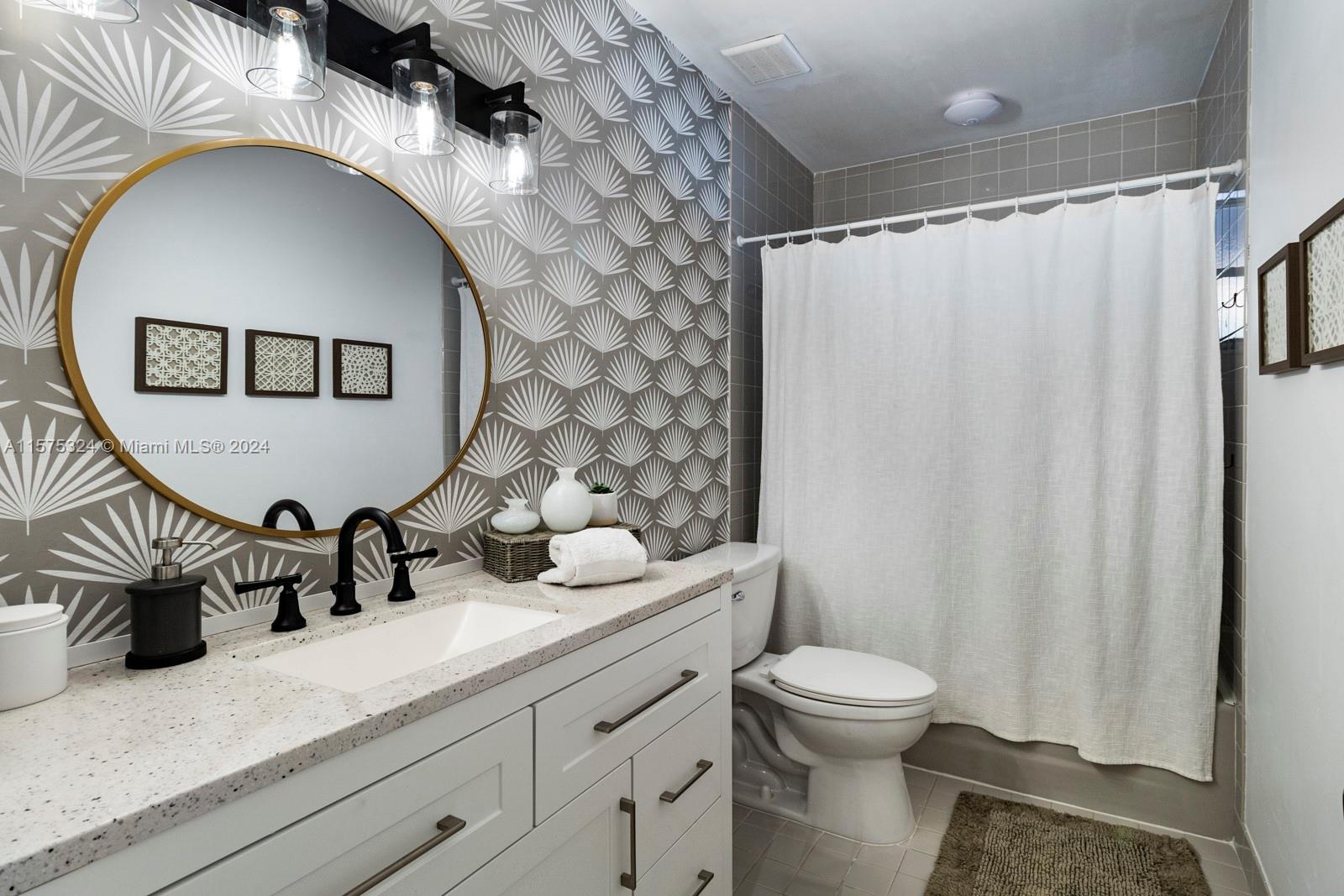 PINE ACRES ESTS - Residential Lease