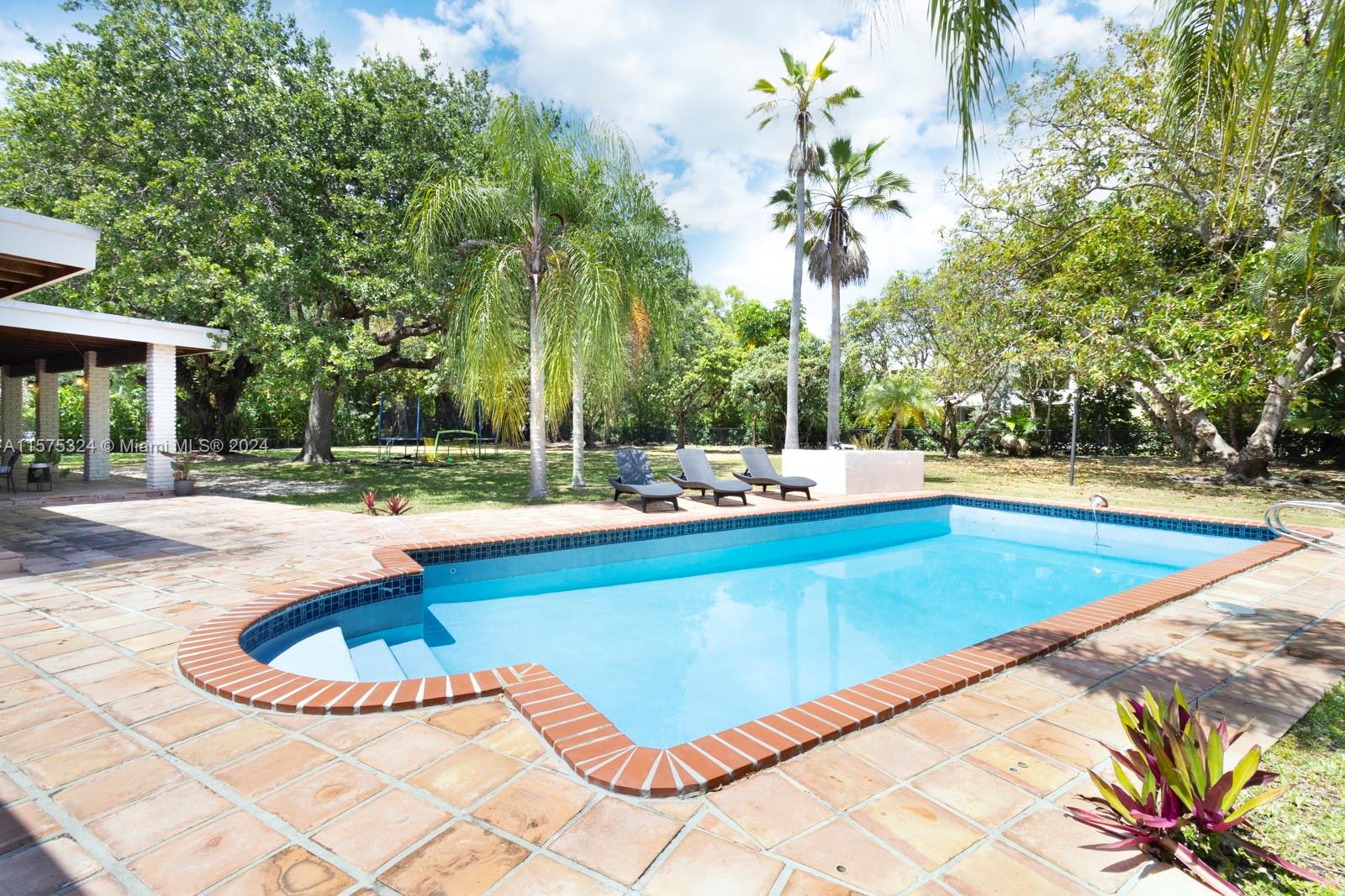 PINE ACRES ESTS - Residential Lease