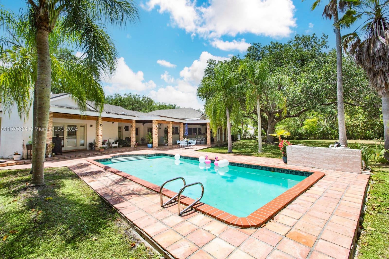 PINE ACRES ESTS - Residential Lease