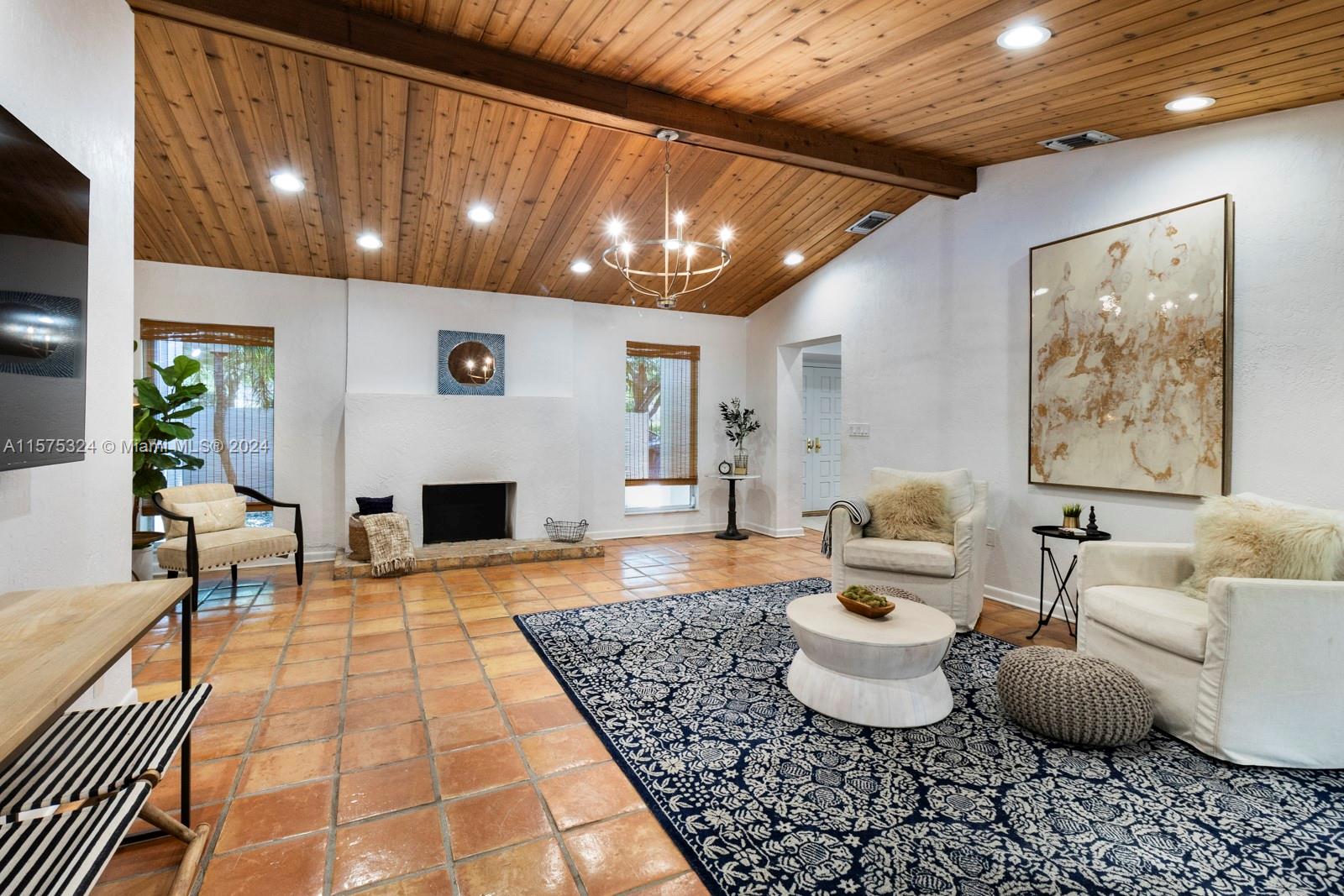 PINE ACRES ESTS - Residential Lease