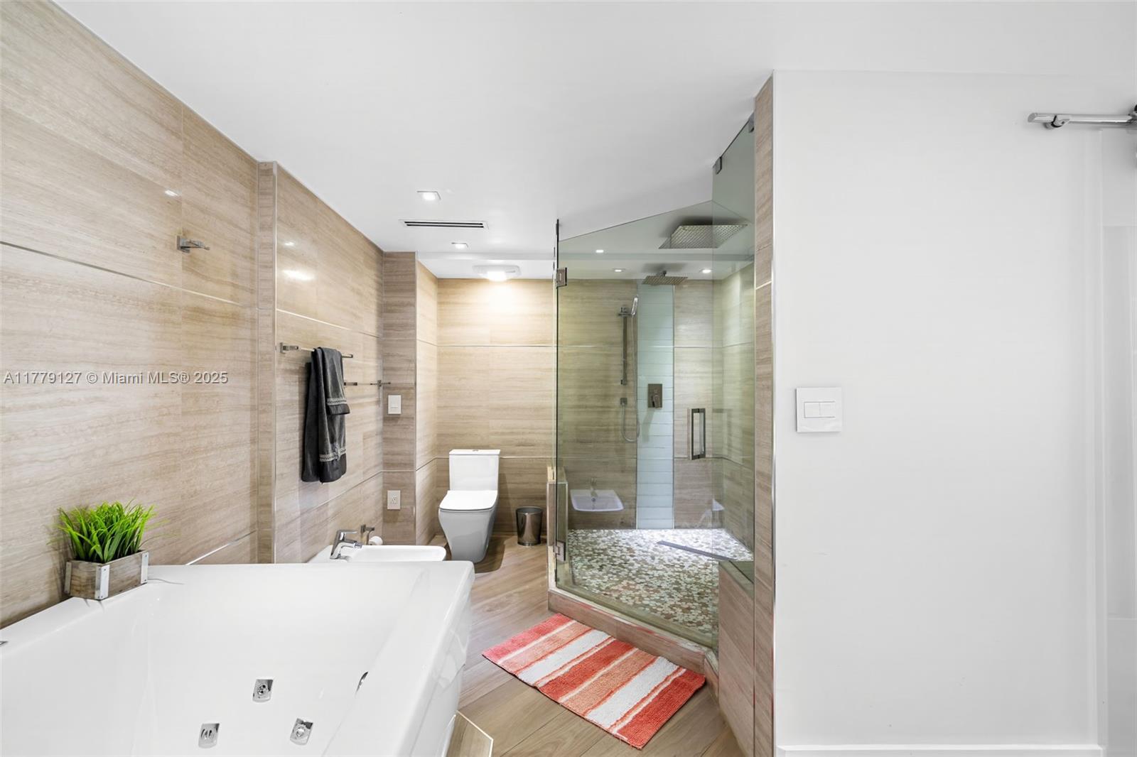 LE TRIANON CONDO - Residential