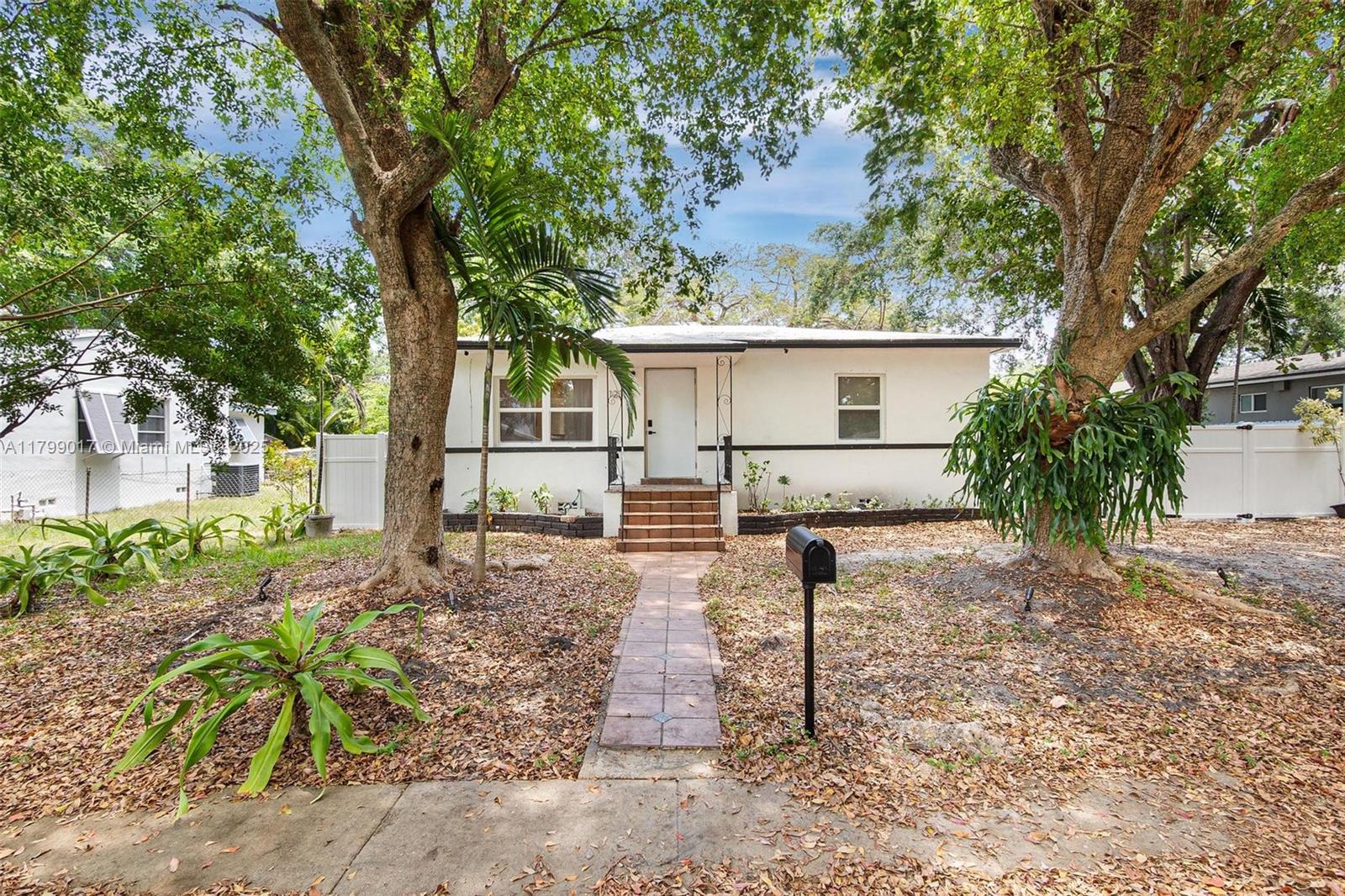 12325 Ne 11th Pl, North Miami, Miami-Dade County, Florida - 2 Bedrooms  
2 Bathrooms - 