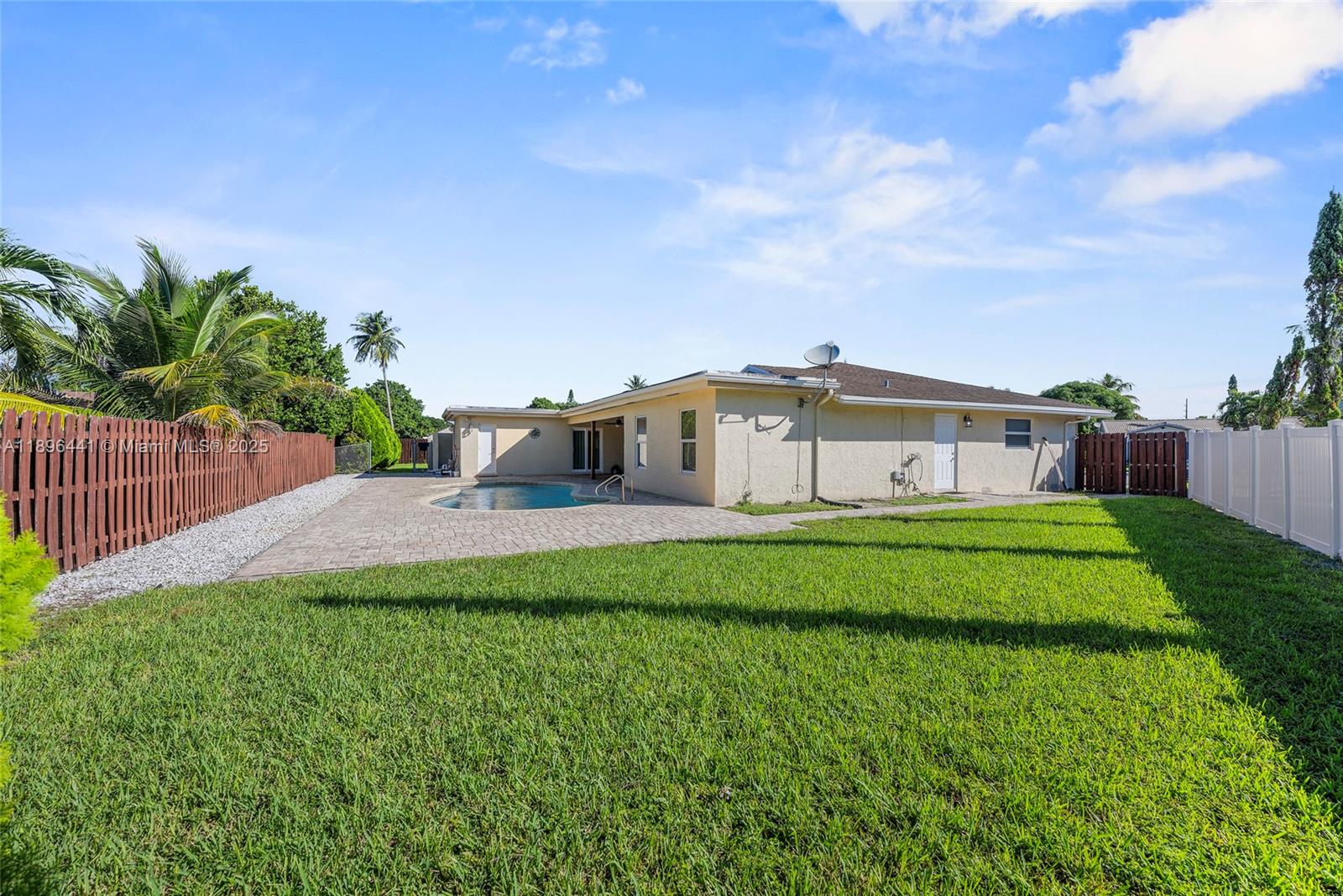 PLANTATION HILLS 1 SEC - Residential