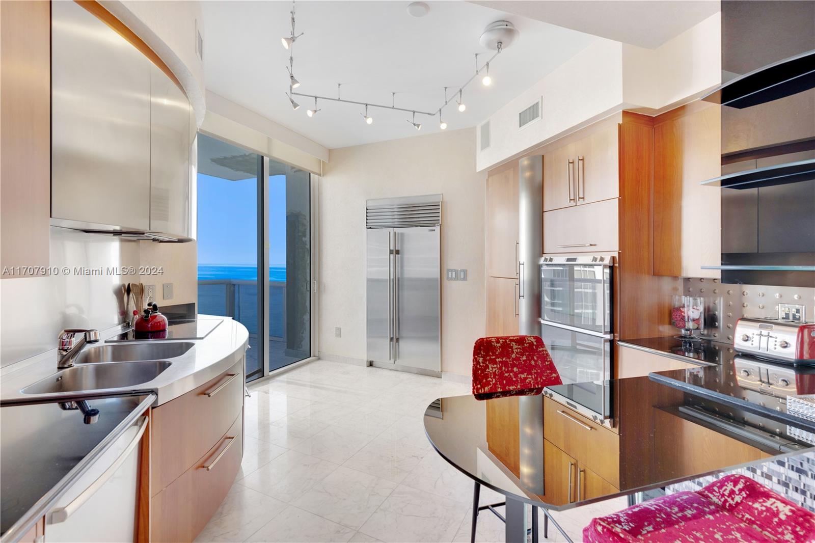 TRUMP PALACE CONDO - Residential