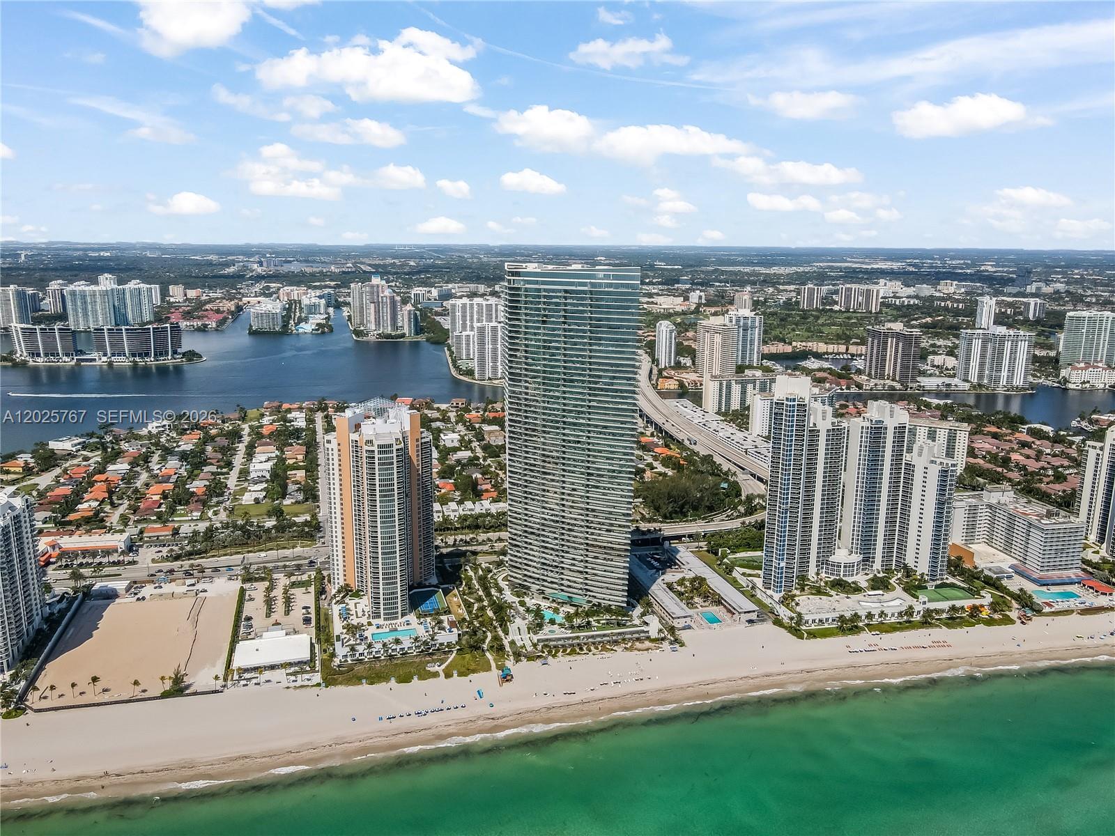 18975 Collins Ave 3504