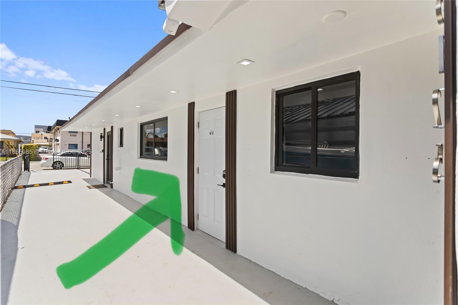 SPECTACULAR STUDIO EN ALLAPHATTA ARE ,LOCATE IN A DUPLEX RENOVATED. ALL UTILITIES ARE INCLUDED W/D