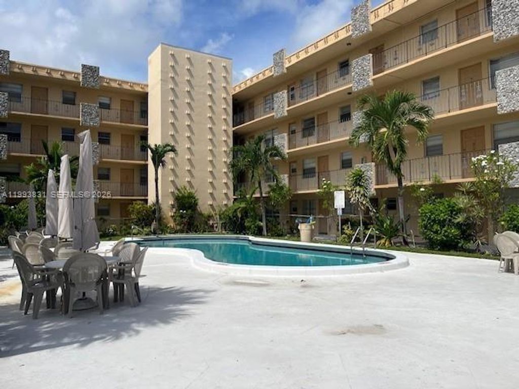 Photo of 2145 Pierce St #403, Hollywood, FL 33020 (MLS # A11993831)