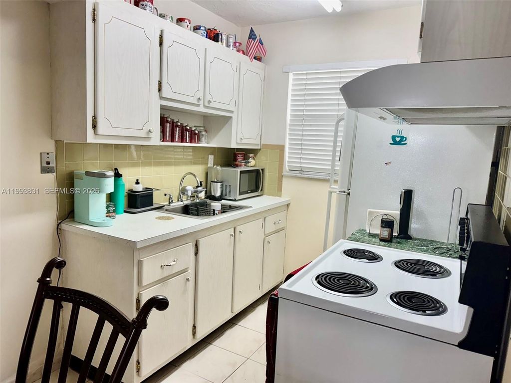Photo of 2145 Pierce St #403, Hollywood, FL 33020 (MLS # A11993831)