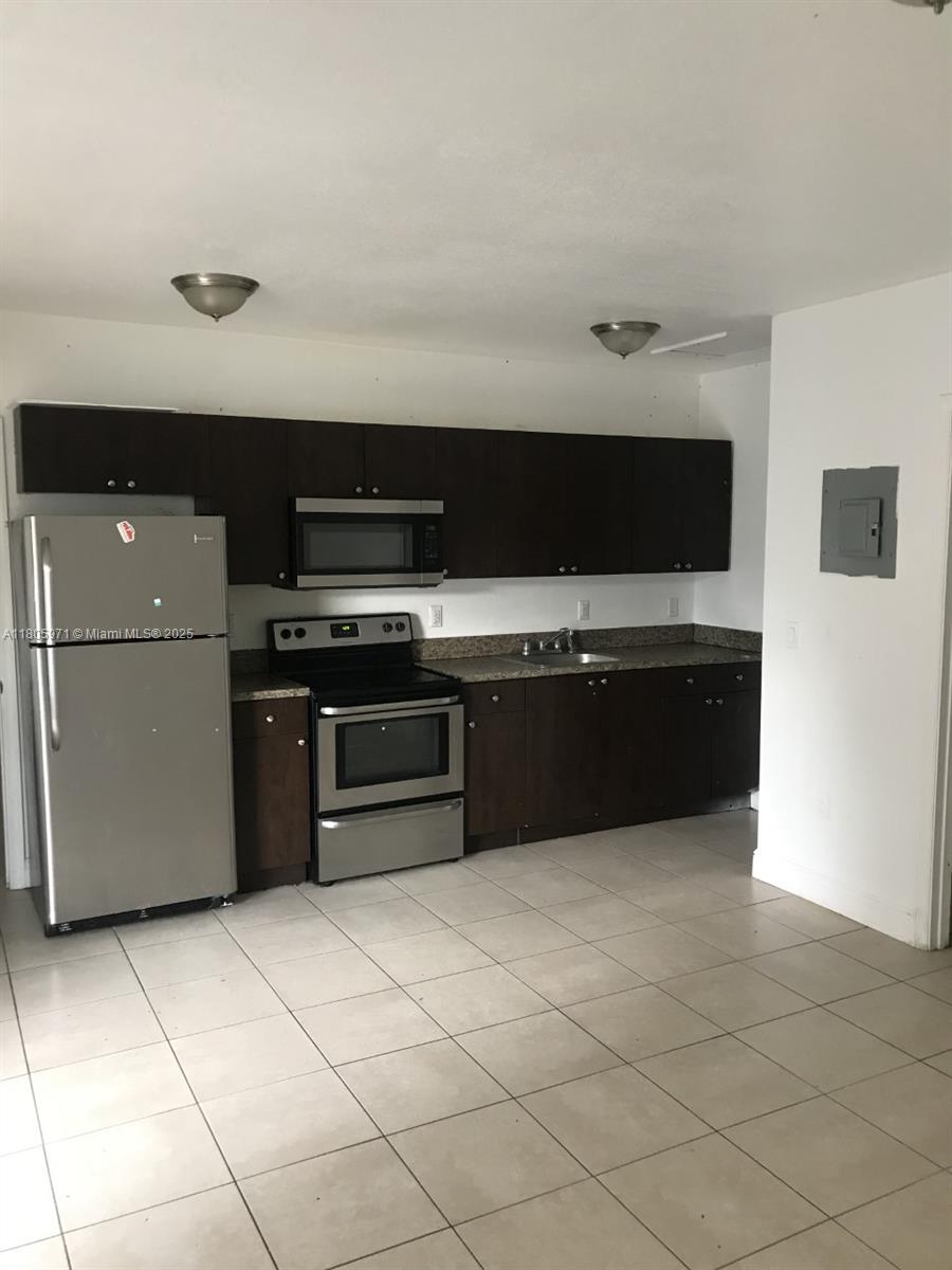 Rental Property at 155 Ne 59th St 3, Miami, Broward County, Florida - Bedrooms: 1 
Bathrooms: 1  - $1,500 MO.