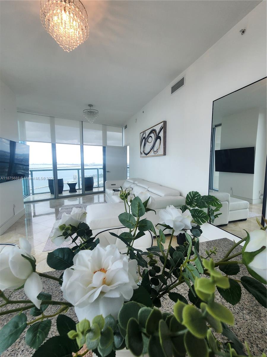 888 Biscayne Blvd 4712