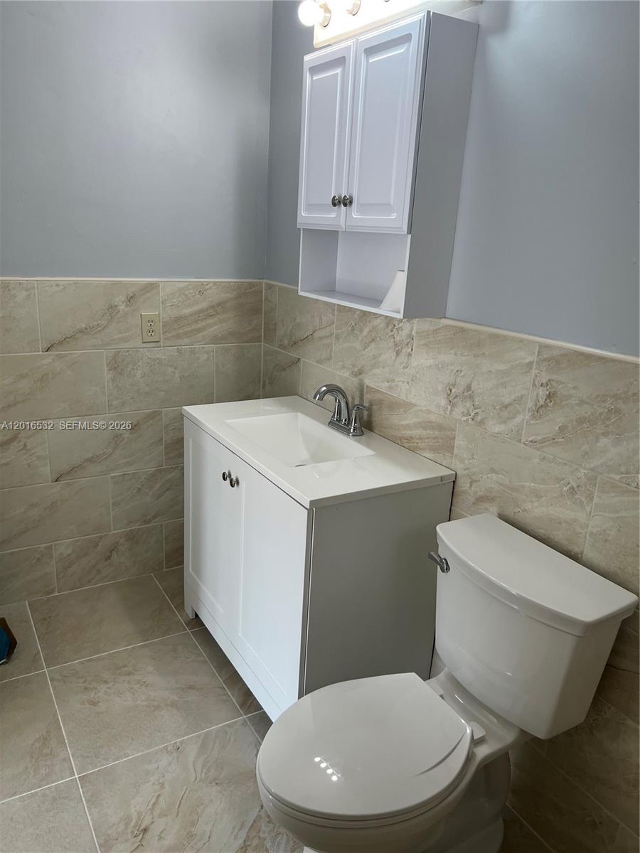 LE JEUNE PARK - Residential Lease
