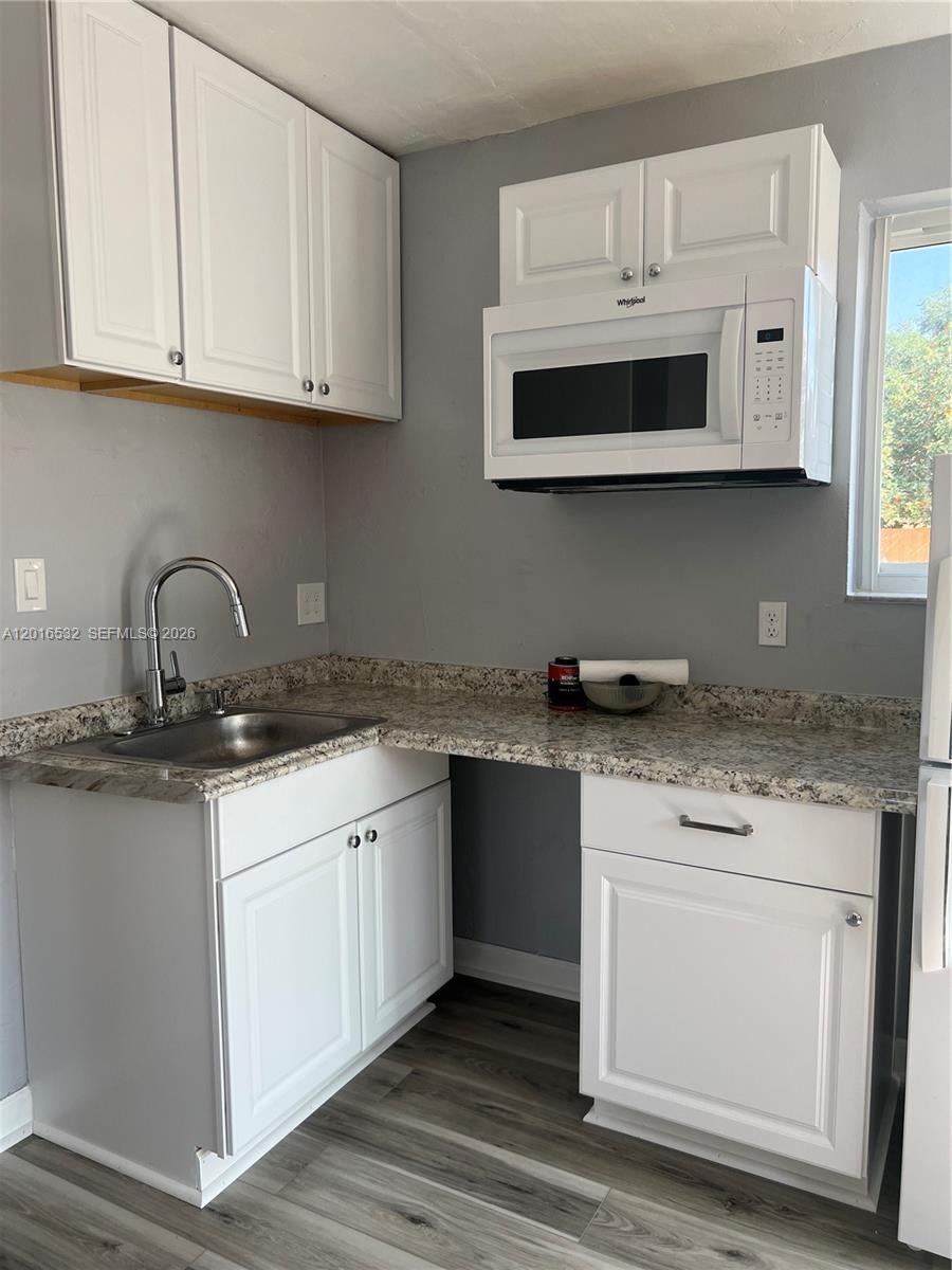 LE JEUNE PARK - Residential Lease