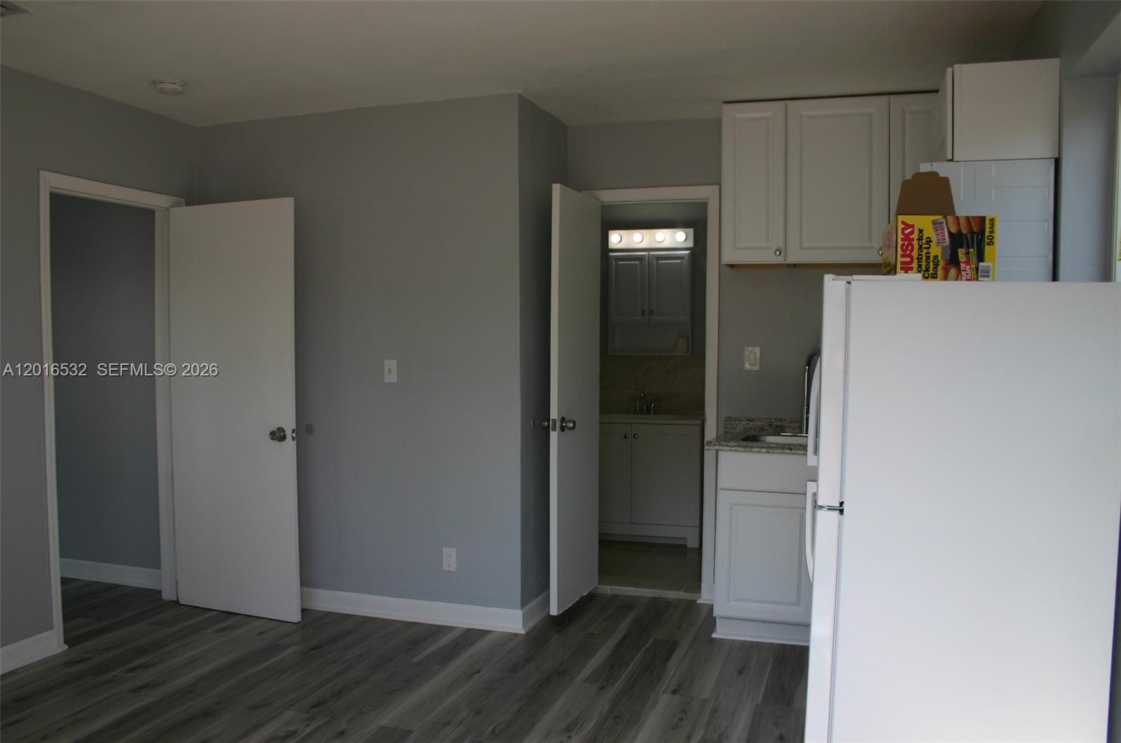 LE JEUNE PARK - Residential Lease
