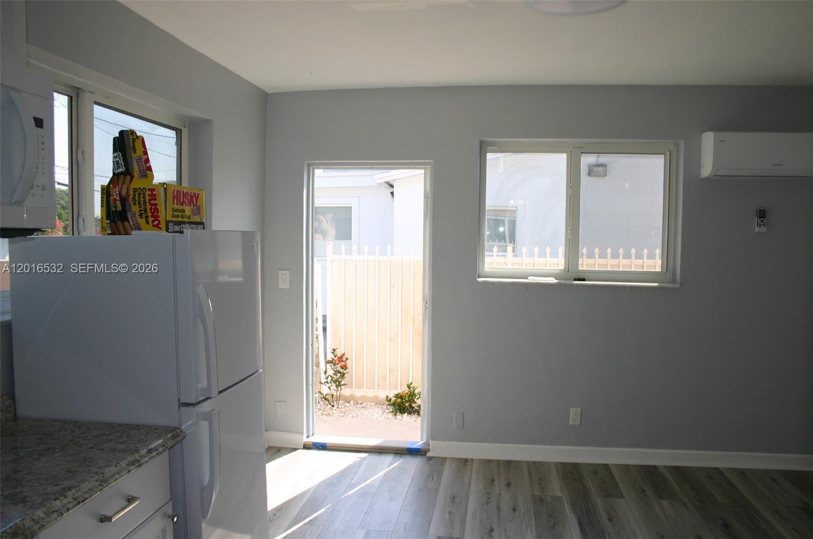 LE JEUNE PARK - Residential Lease