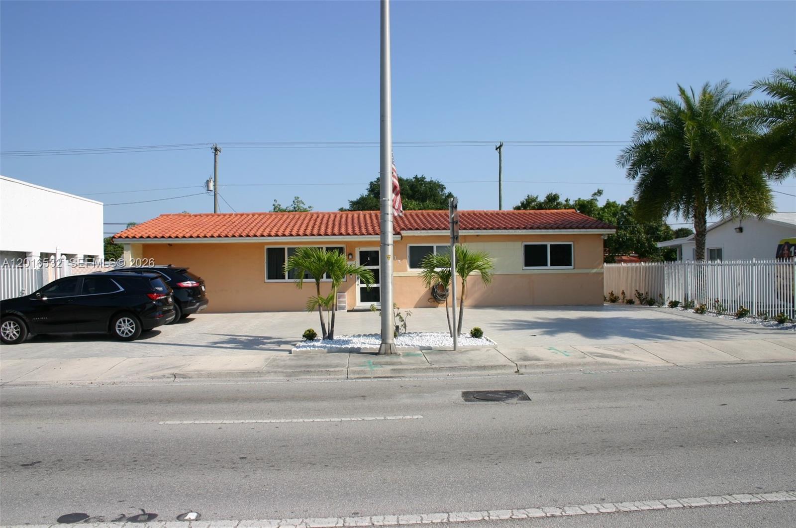 LE JEUNE PARK - Residential Lease