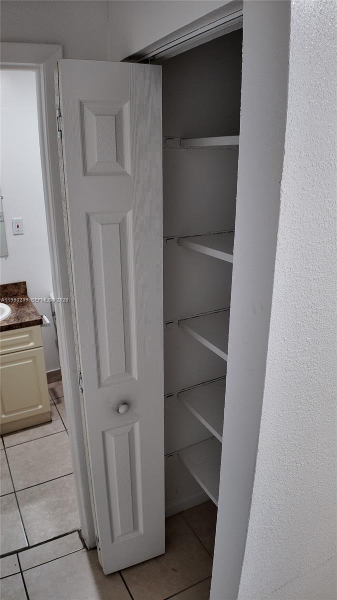 A A DOOLEY SUB - Residential Lease