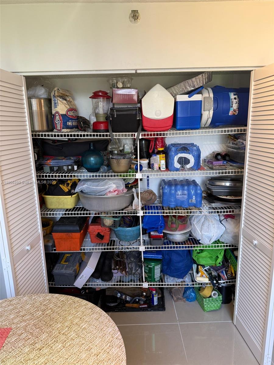 CHANTILLY CONDO - Residential