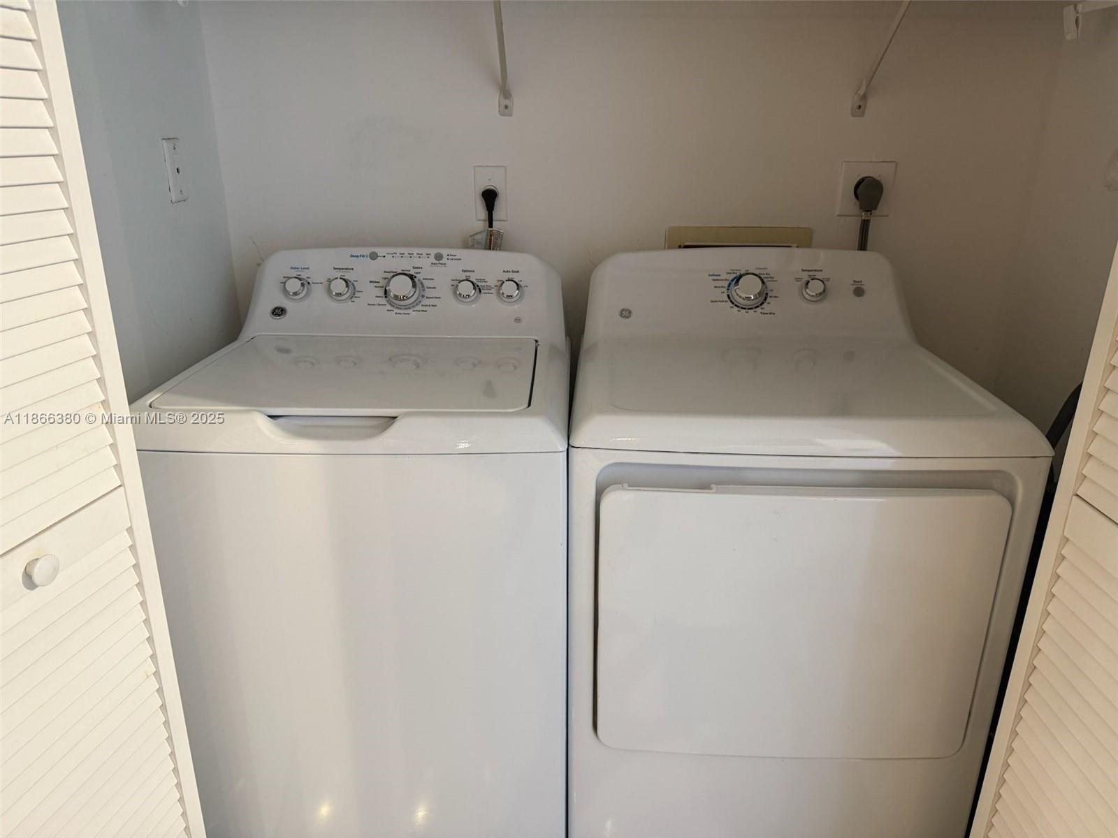 CHANTILLY CONDO - Residential