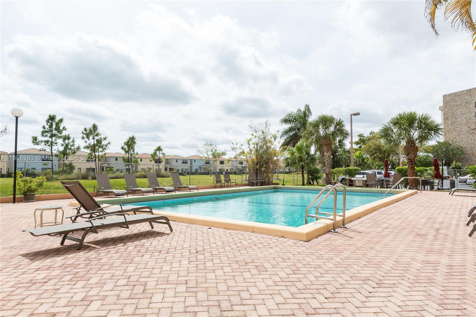 CHANTILLY CONDO - Residential