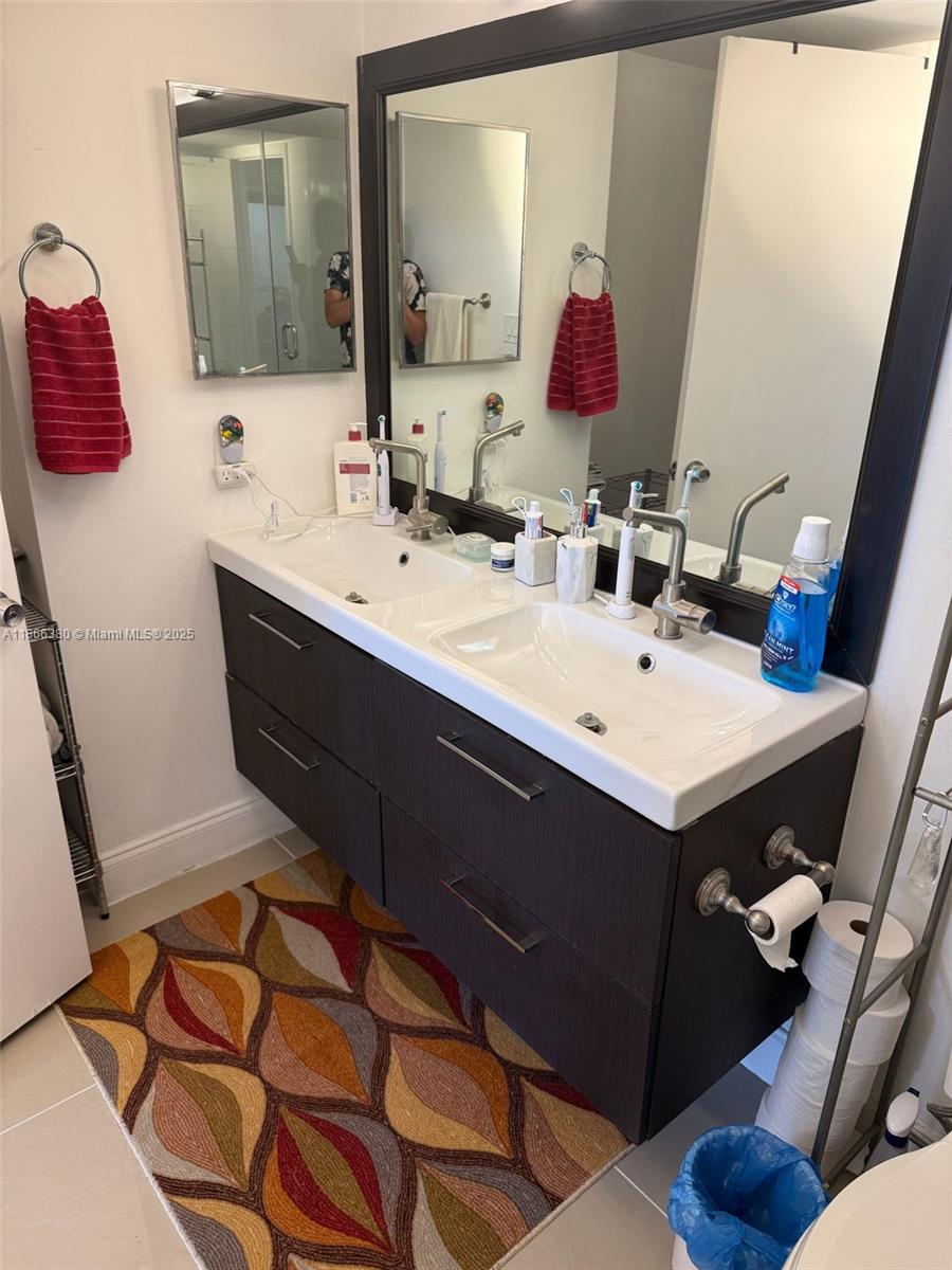 CHANTILLY CONDO - Residential