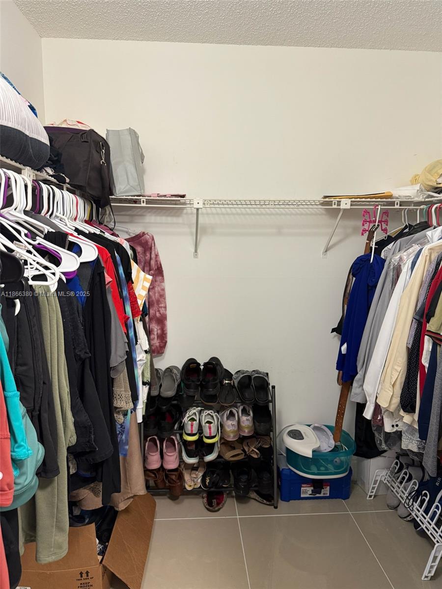 CHANTILLY CONDO - Residential