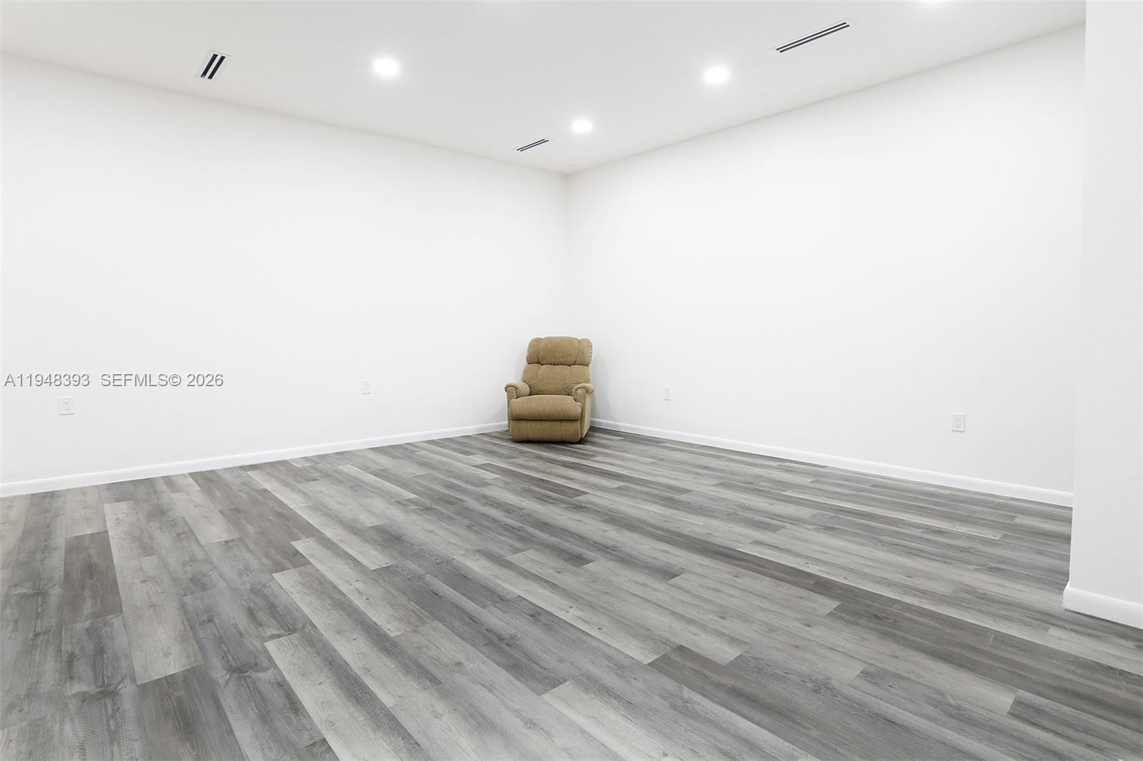 A H AT TURNPIKE SOUTH SEC - Residential