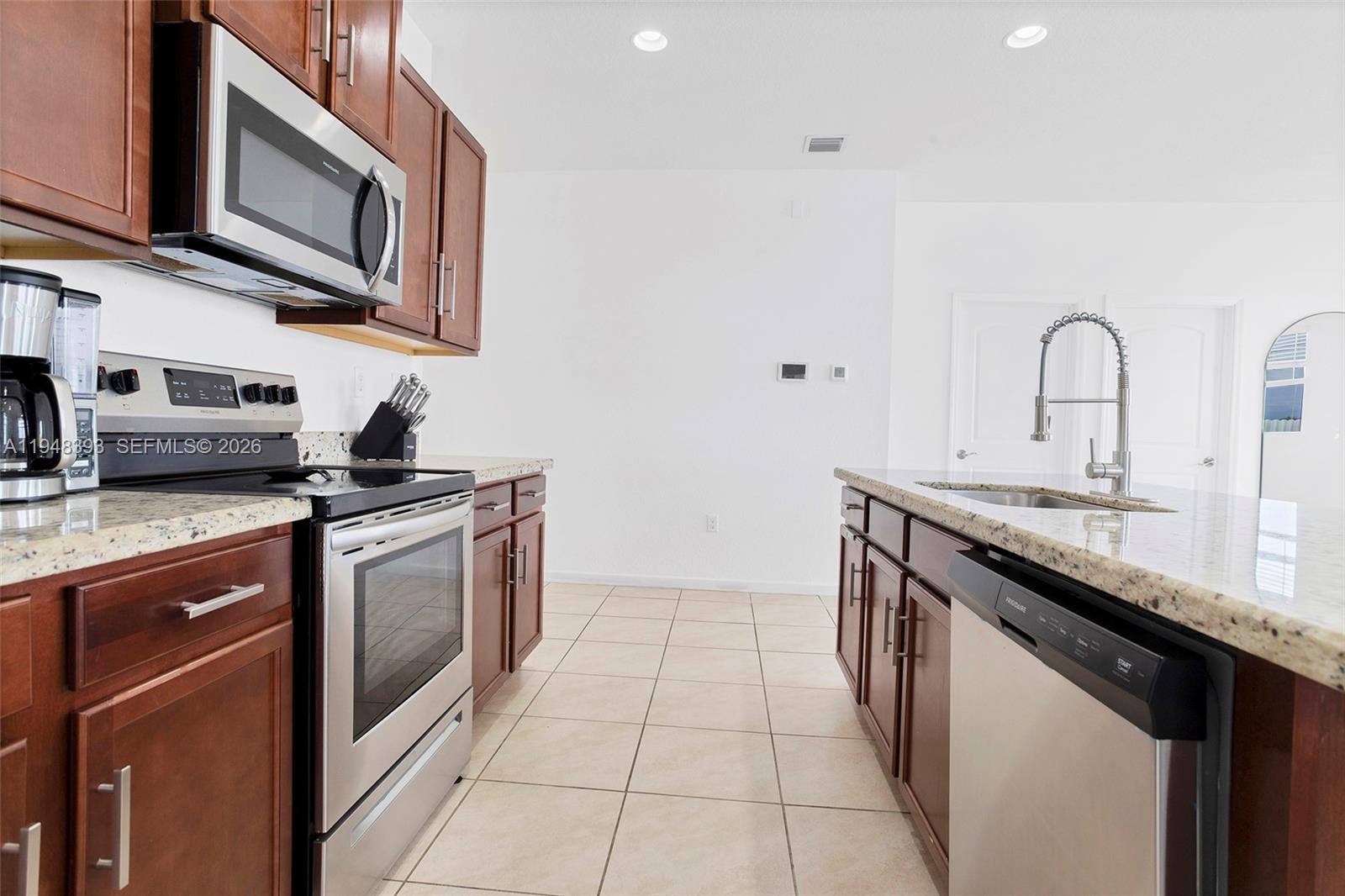 A H AT TURNPIKE SOUTH SEC - Residential