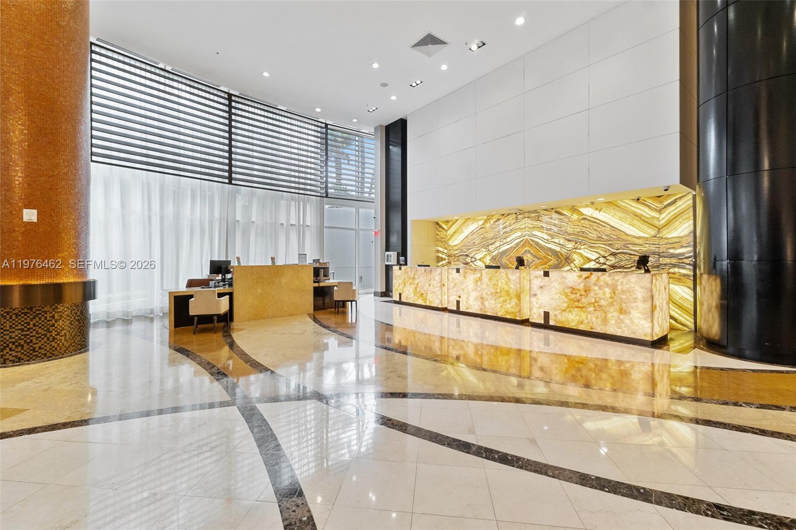 TRUMP INTERNATIONAL SONES - Residential