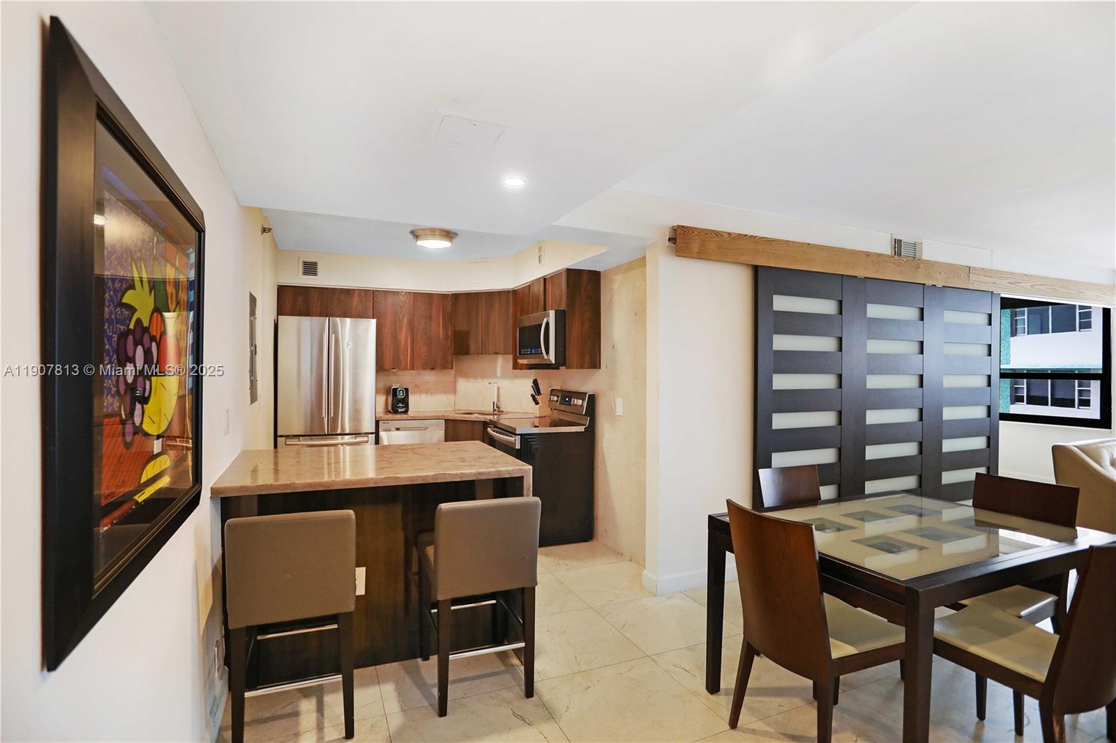 THE ALEXANDER CONDO - Residential