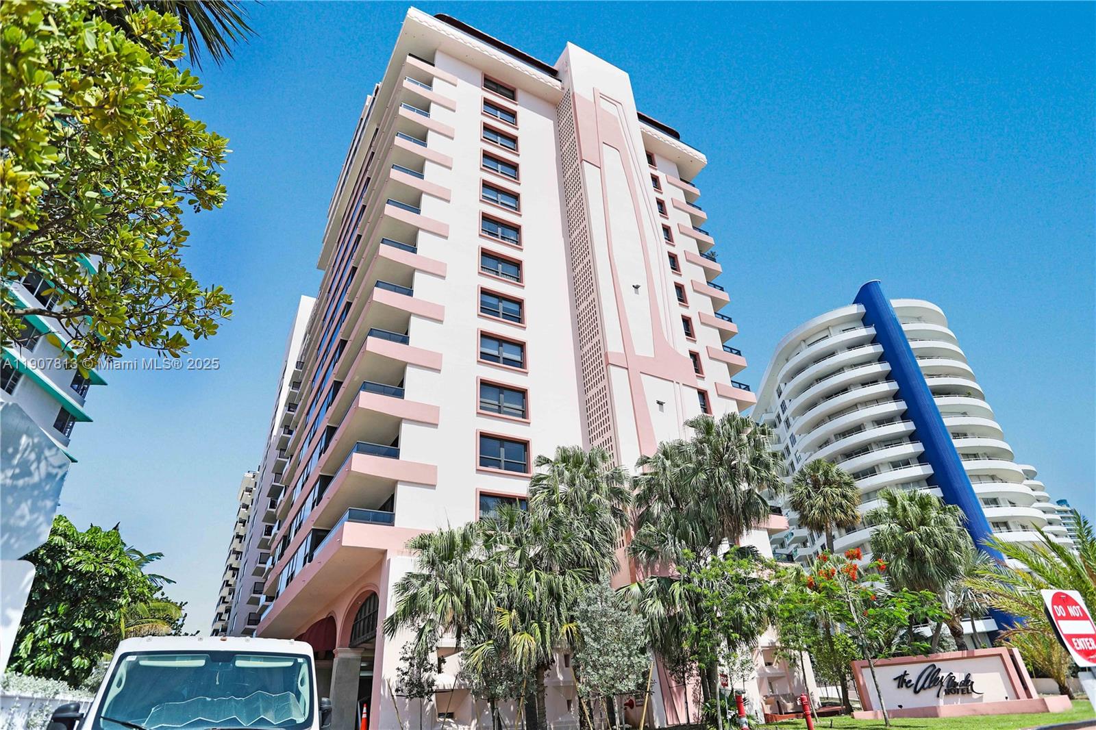 THE ALEXANDER CONDO - Residential