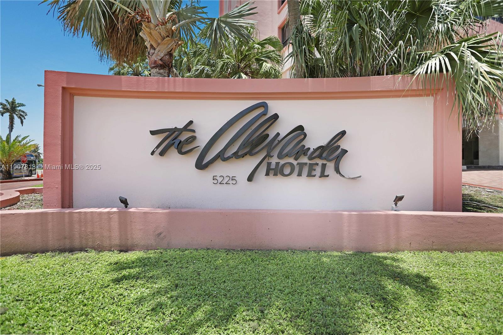 THE ALEXANDER CONDO - Residential