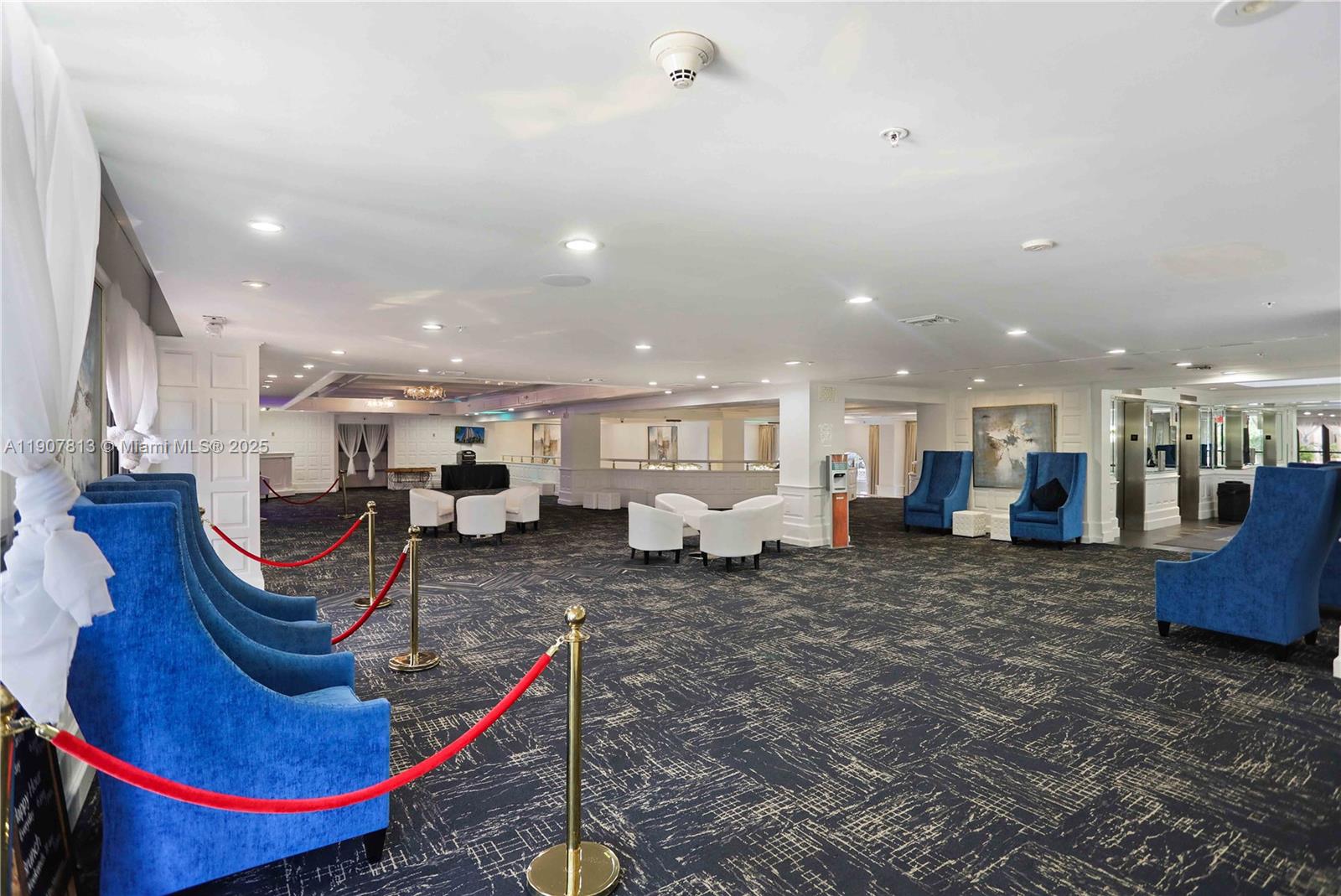 THE ALEXANDER CONDO - Residential