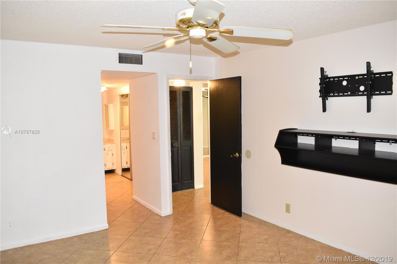 CONCORD VILLAGE 6 CONDO - Residential