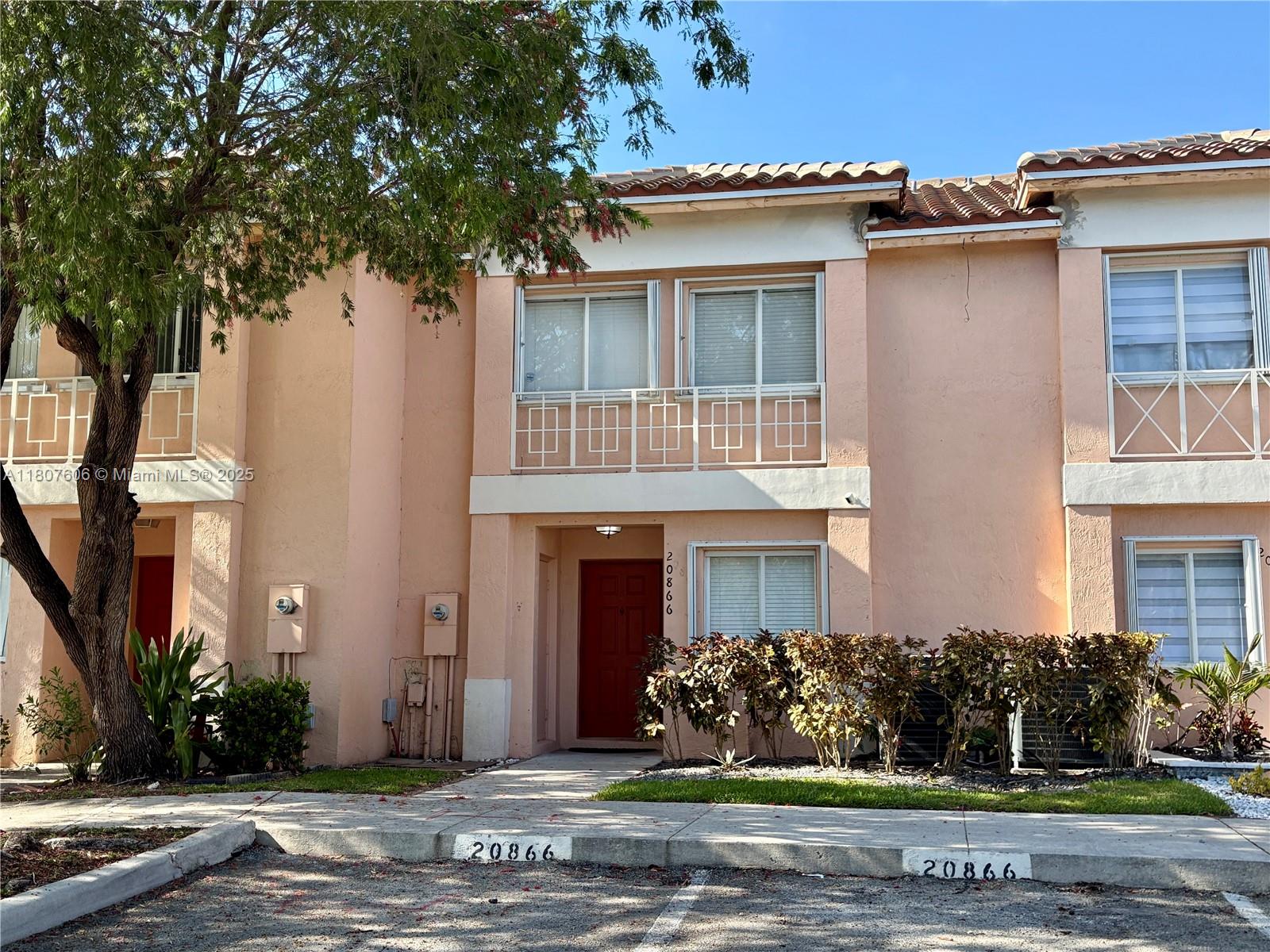 20866 Nw 3rd Ln, Pembroke Pines, Miami-Dade County, Florida - 3 Bedrooms  
3 Bathrooms - 