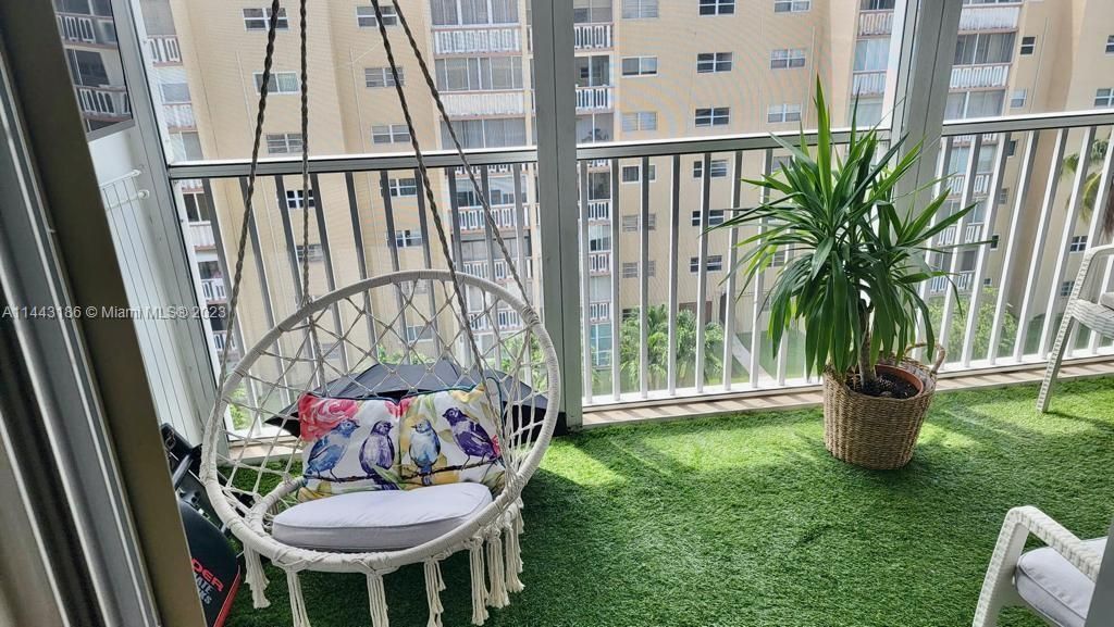 Photo of 620 NE 12th Ave #703, Hallandale Beach, FL 33009 (MLS # A11443186)