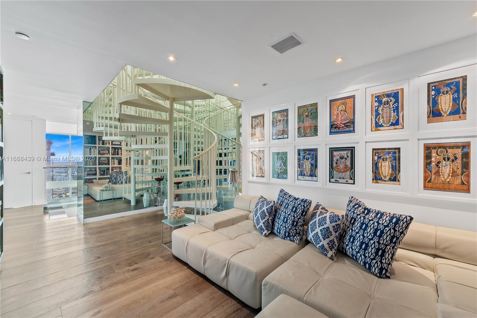 TEN MUSEUM PK RESIDENTIAL - Residential