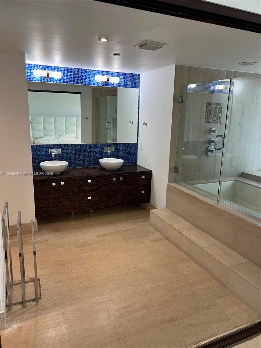 MEI CONDO - Residential