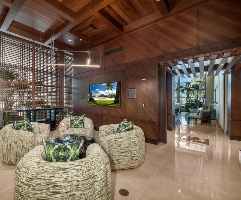 MEI CONDO - Residential